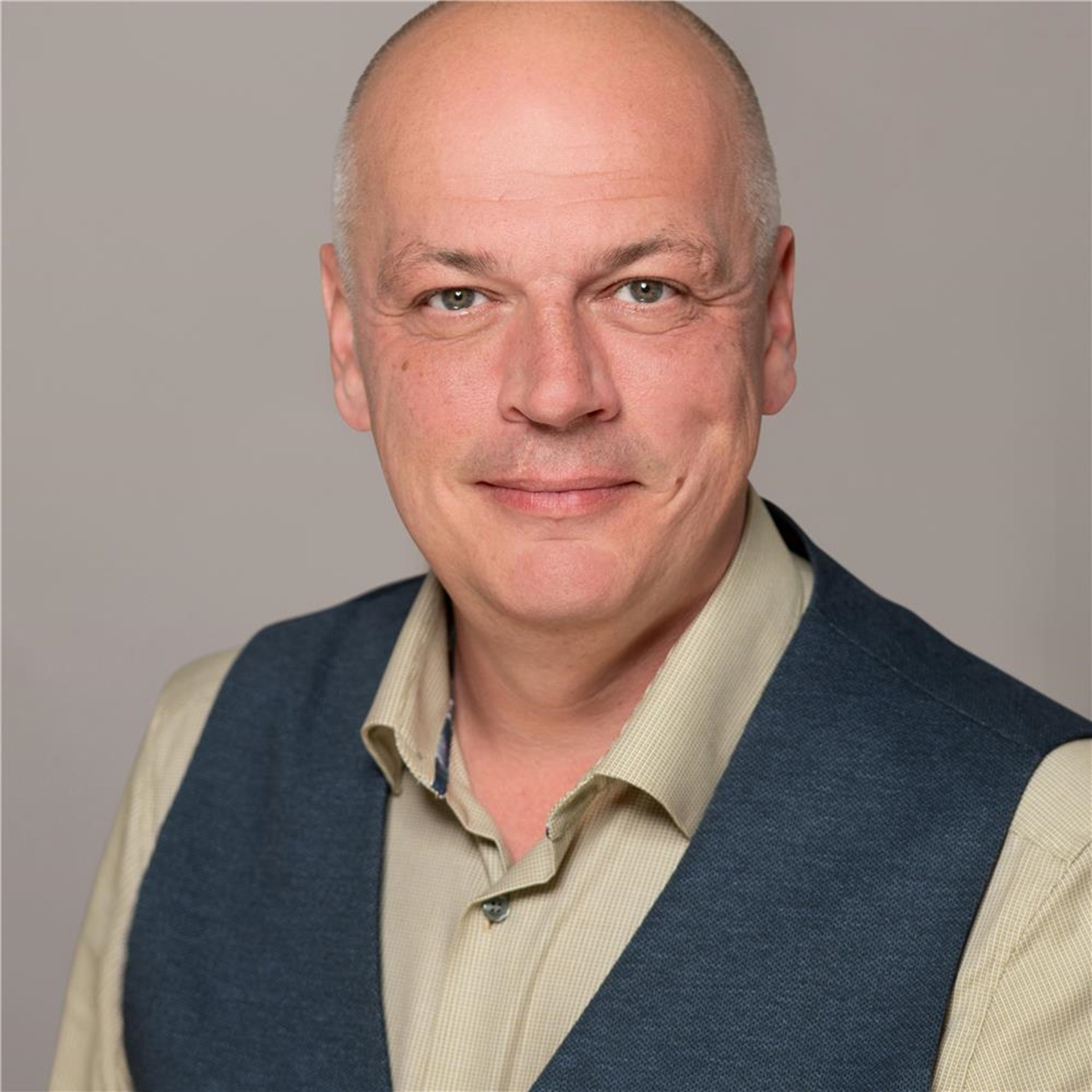 Portrait von Pflegedienstleiter Michael Wolinski, Caritas-Pflegestation Jülich 